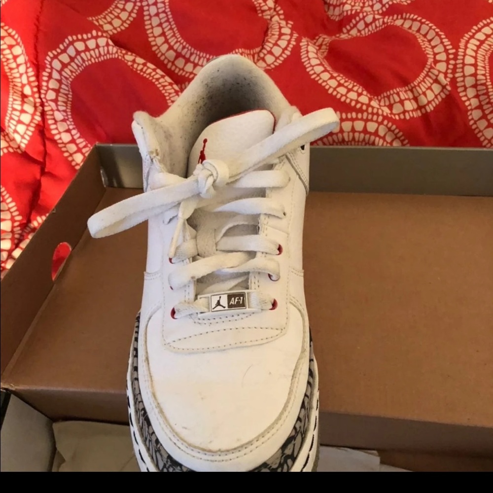 Jordan sneaker and free t shirt